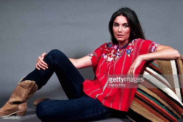 Emmylou Harris - Easy From Now On 1978 | Quarter Moon in a Ten Cent Town title-source opener