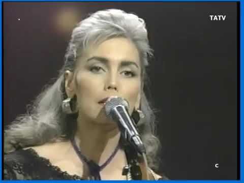 Emmylou Harris - 'Til I Gain Control Again 1975 on Elite Hotel, Rodney Crowell song in the early Hot Band era