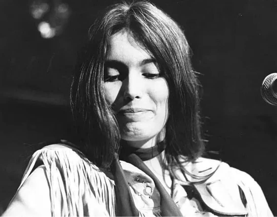 Emmylou Harris - Gulf Coast Highway 1990 | Duets first appearance with Willie Nelson