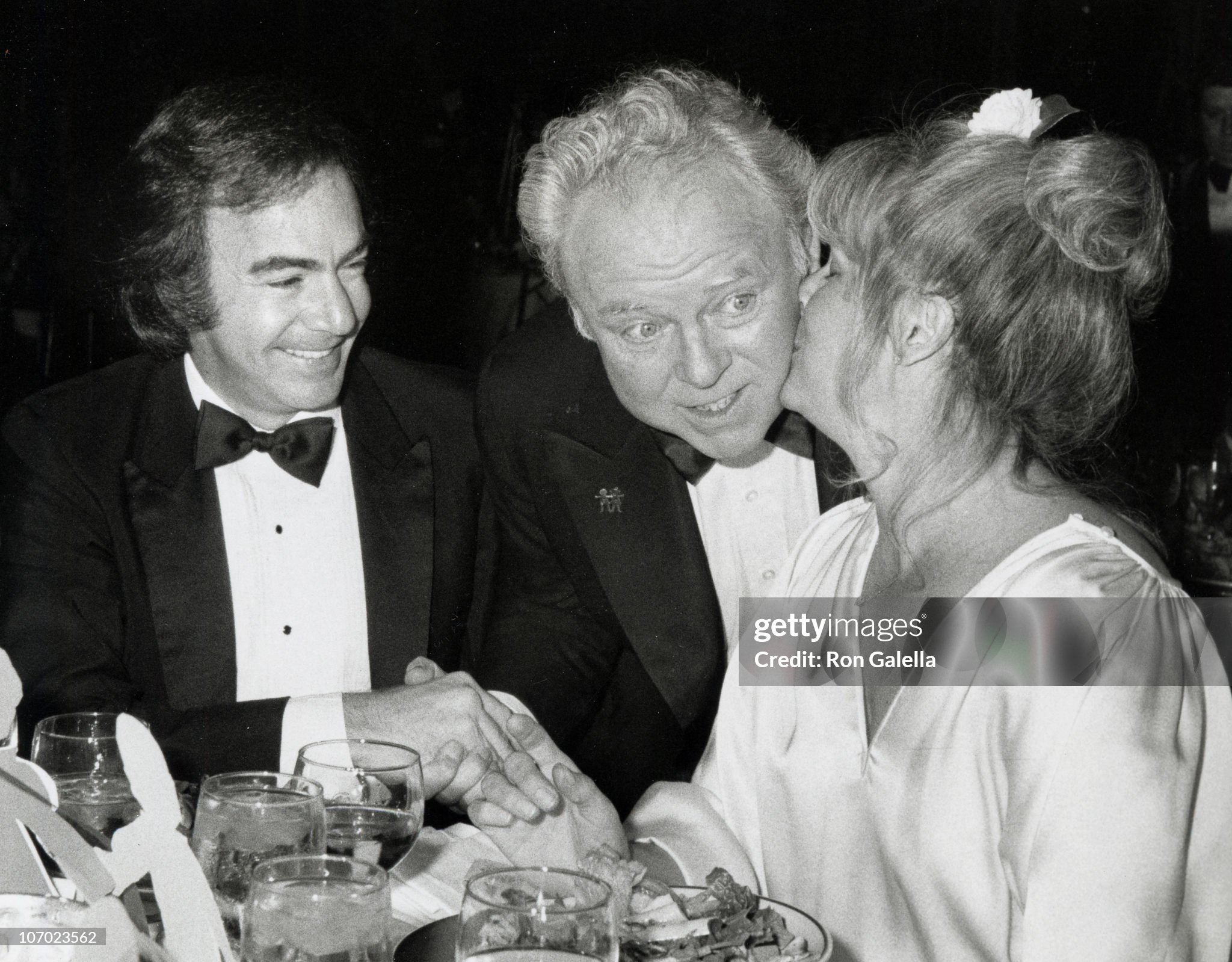Neil Diamond - You Don't Bring Me Flowers 1977 | I'm Glad You're Here with Me Tonight solo version before the Barbra Streisand duet