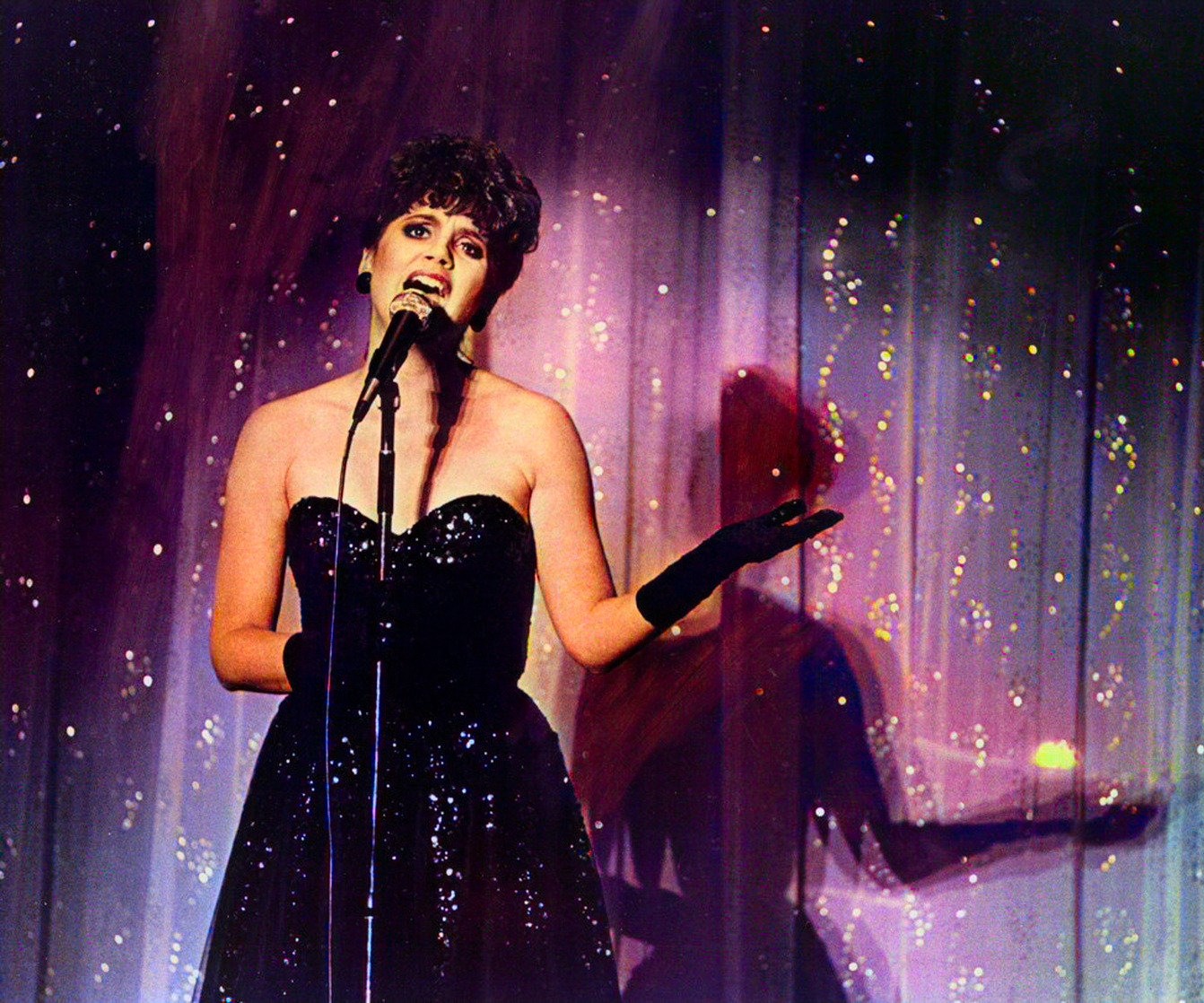 Linda Ronstadt - Girls Talk 1980 | Mad Love and the Elvis Costello new-wave pivot